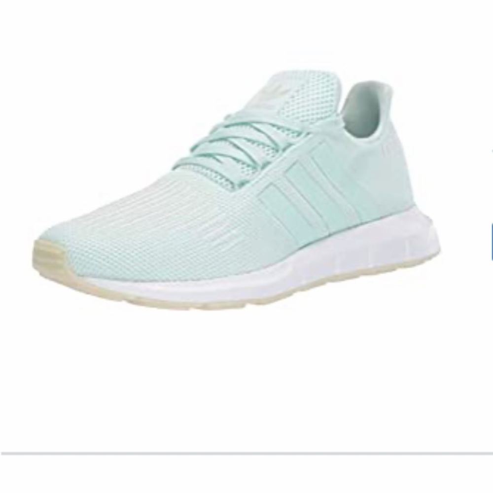 NWOT 9.5 Women’s Adidas Originals Swift Run Sneaker in Icy Mint (Pistachio)